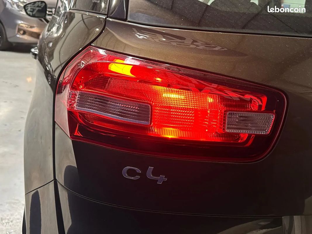 CITROEN C4 Picasso 1.6 HDi 112ch Confort - 2013 - 193 000 km - Suivi complet - Courroie + Révision faite (image 23)