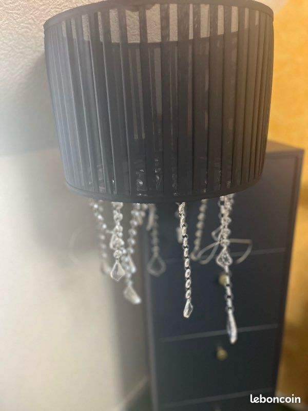 Lustre abat-jour noir avec pampilles (image 1)