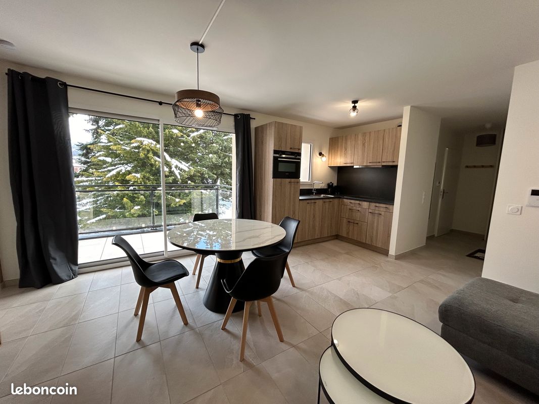 Appartement 2 pièces 48 m² · à Brides-les-Bains · 48 m² · 1 400 €