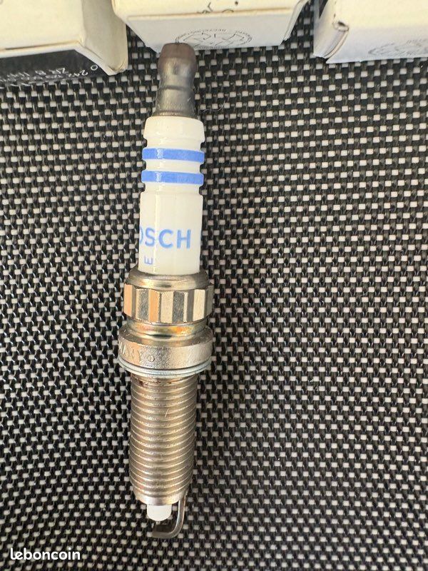 Lot de 6 Bougies d'allumage Neuves BOSCH 0 242 129 500 / ZR 8 TPP 15 (image 3)