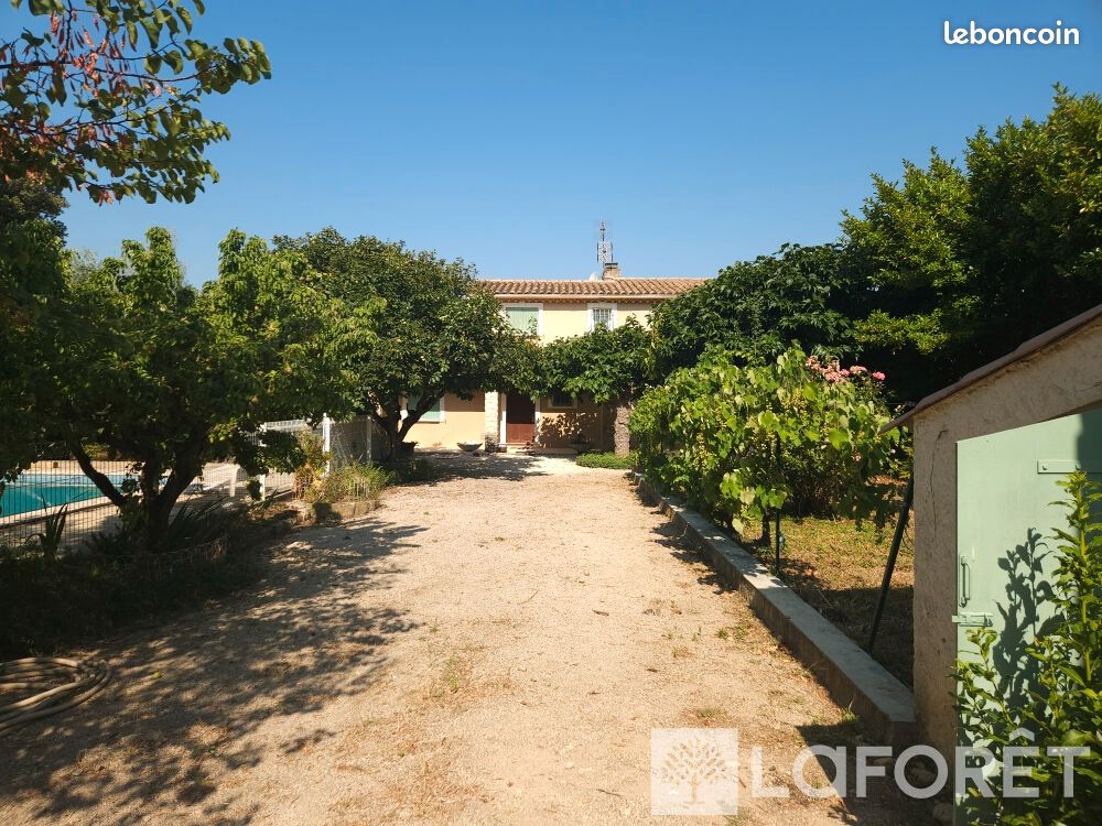 Maison 8 pièces 170 m² · à Sainte-Cécile-les-Vignes · 170 m² · 410 600 €