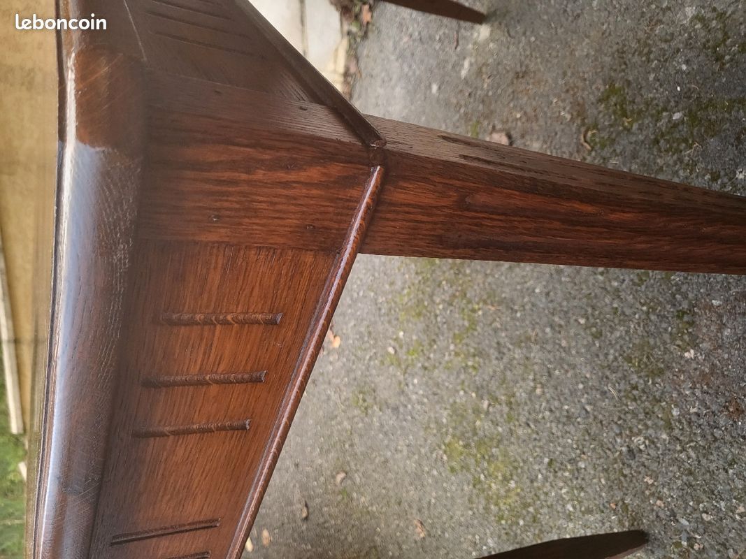 Table (image 3)