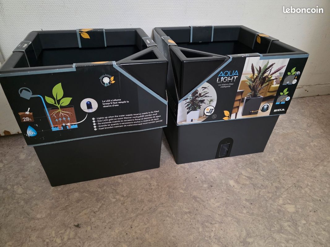 Pot de fleurs EDA Aqua Light avec réserve d’eau intelligente – Noir (image 1)