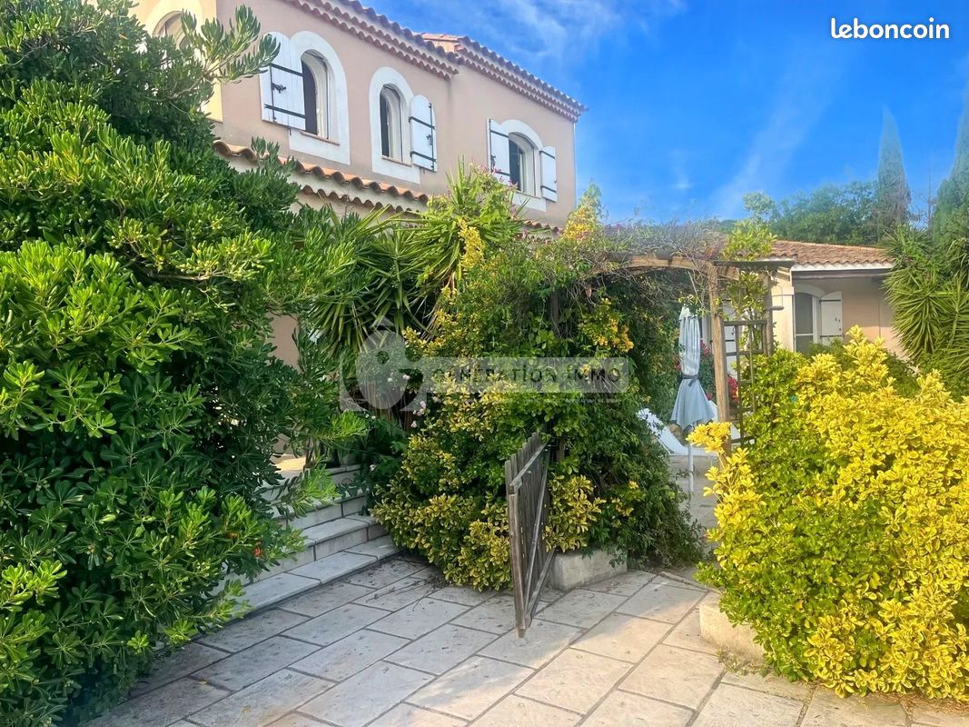 Maison 12 pièces 250 m² · à Arles · 250 m² · 549 000 €