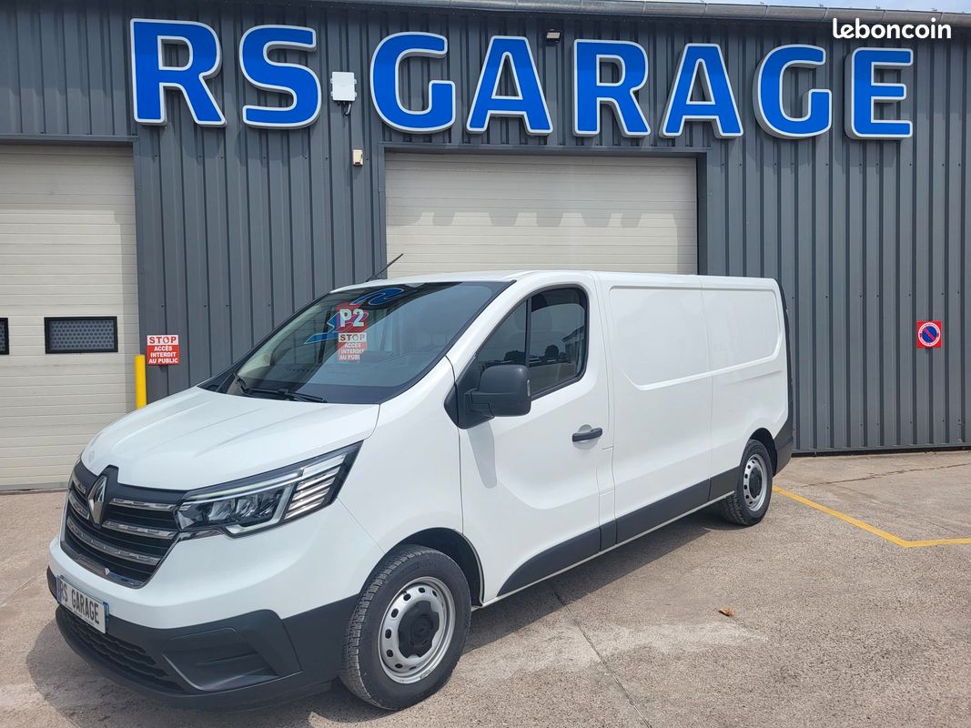 RENAULT TRAFIC L2H1 FOURGON 2.0Blue DCI 130 GRAND CONFORT 03 PLACES avec HABILLAGE BOIS COMPLET + PROJECTEURS FULL LED + RADARS ARRIÈRE + ROUE DE SECOURS / GARANTIE 12 MOIS ( Prix de Vente 18 990 HT ) (image 1)