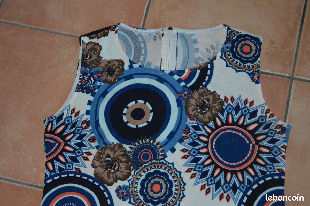 Robe rosaces bleu (image 2)