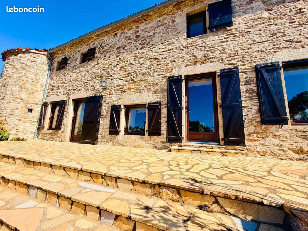 Maison 8 pièces 201 m² · à Montaigu-Vendée · 201 m² · 748 800 €