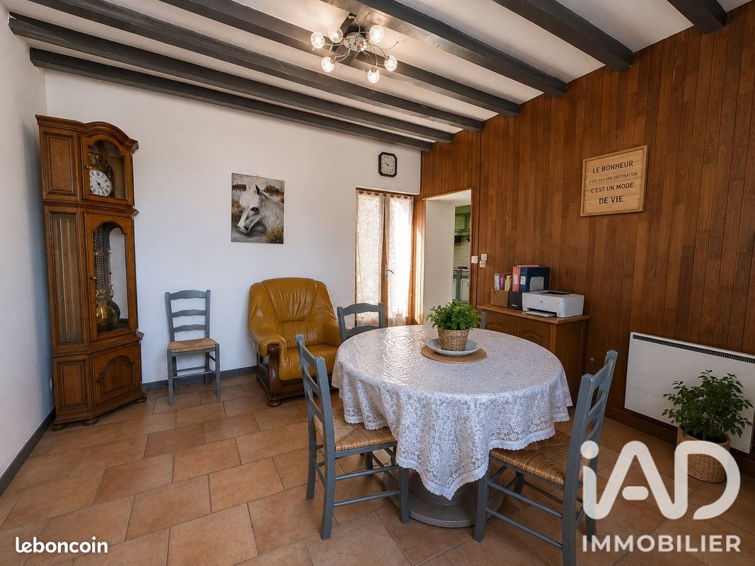 Maison 10 pièces 216 m² · à Aulnay-la-Rivière · 216 m² · 175 000 €