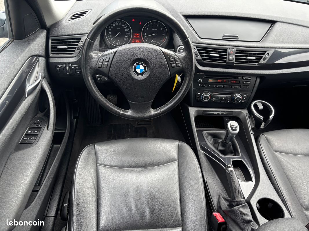 BMW X1 xDrive 20i 184ch Luxe - Attelage (image 3)