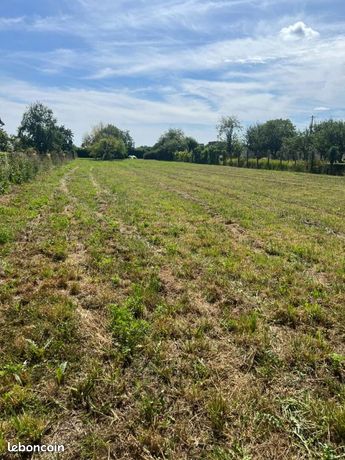 Terrain 2 400 m² Monts Sur Guesnes