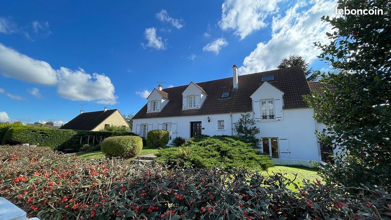 Maison 11 pièces 313 m²
