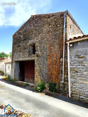 Parking/box 26 m² Sigournais