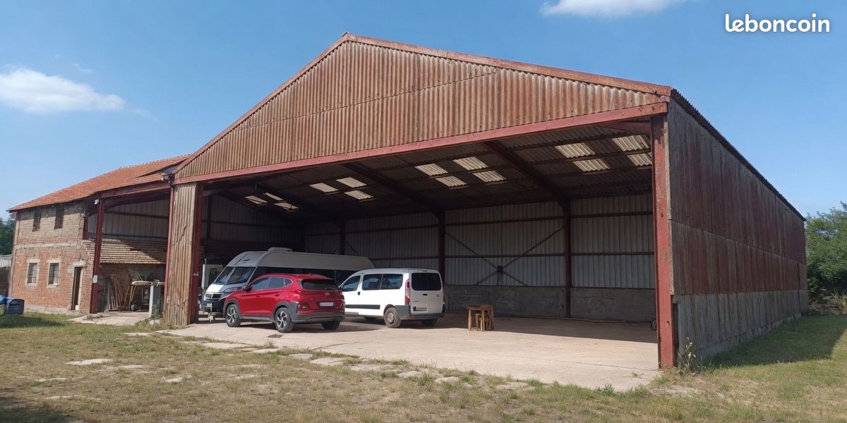 Hivernage parking camping car caravane bateau voitures moto quad etc... · à Lassigny · 50 €/mois