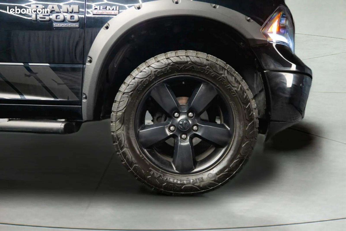 Dodge RAM 5.7 V8 HEMI 4x4 * Pack Offroad Nuit * LED * AHK * R20 (image 9)