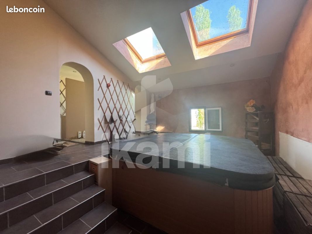 Maison 7 pièces 205 m² · à Lens-Lestang · 205 m² · 627 000 €