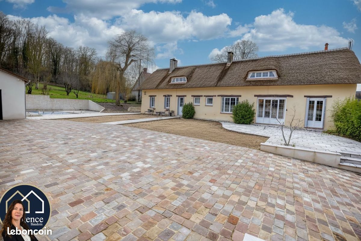 Maison 8 pièces 245 m² · à La Boissière-École · 245 m² · 625 000 €