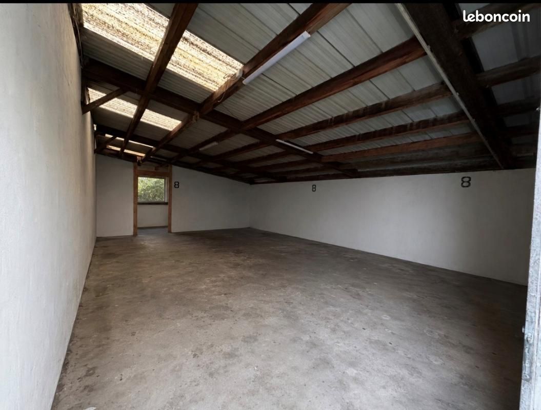 Parking 72 m² · à Pontarlier · 72 m² · 72 000 €