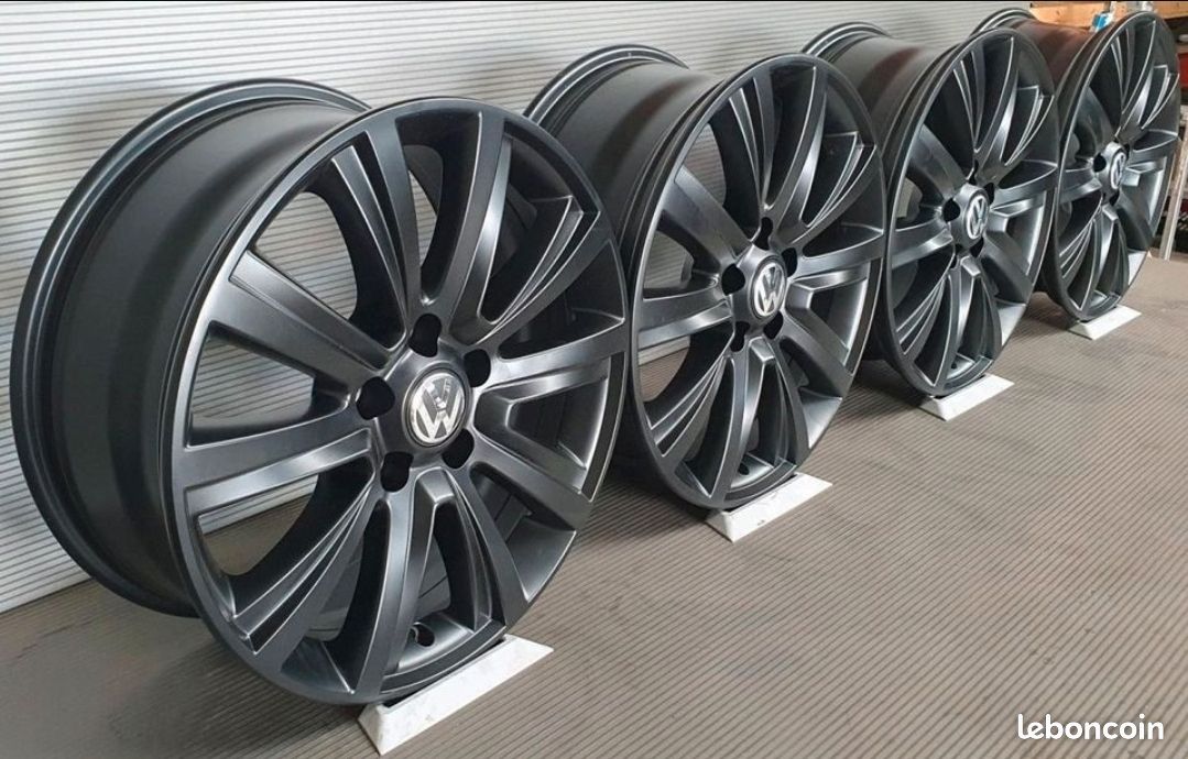Vw T5 T6 Multivan Transporter Caravelle 4 de jantes 18 pouces noires neuves d'origine Volkswagen (image 3)