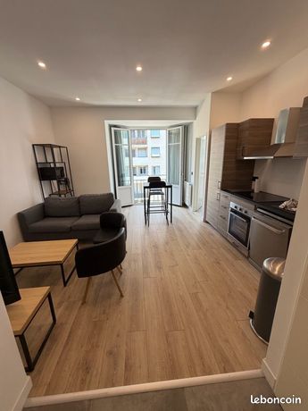 Apt 2 Pièces meublé . 32 m2 . LYON 69006 . Quartier Brotteaux — 1
