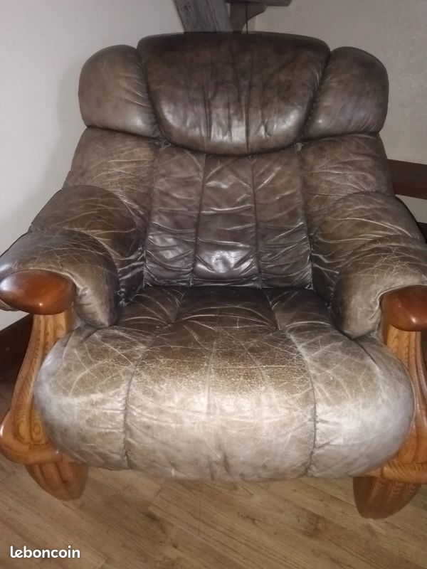Fauteuil cuire et bois (image 1)