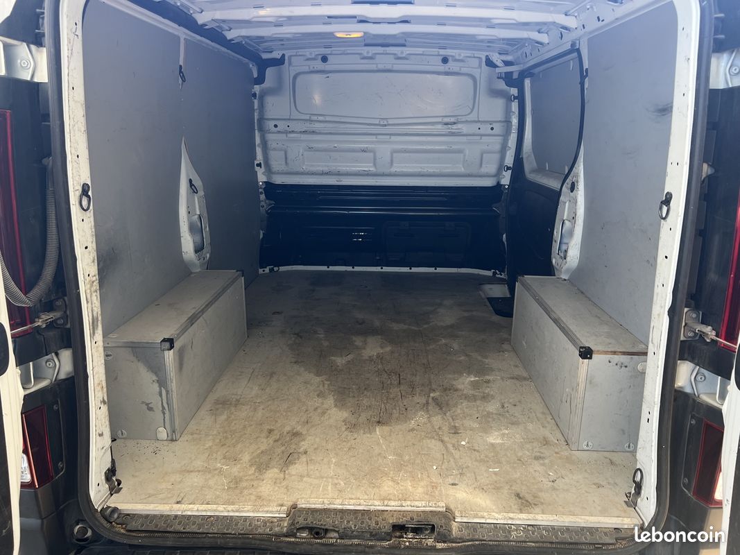 Renault TRAFIC III FG L1H1 1000 2.0 DCI 145CH ENERGY GRAND CONFORT E6 (image 9)