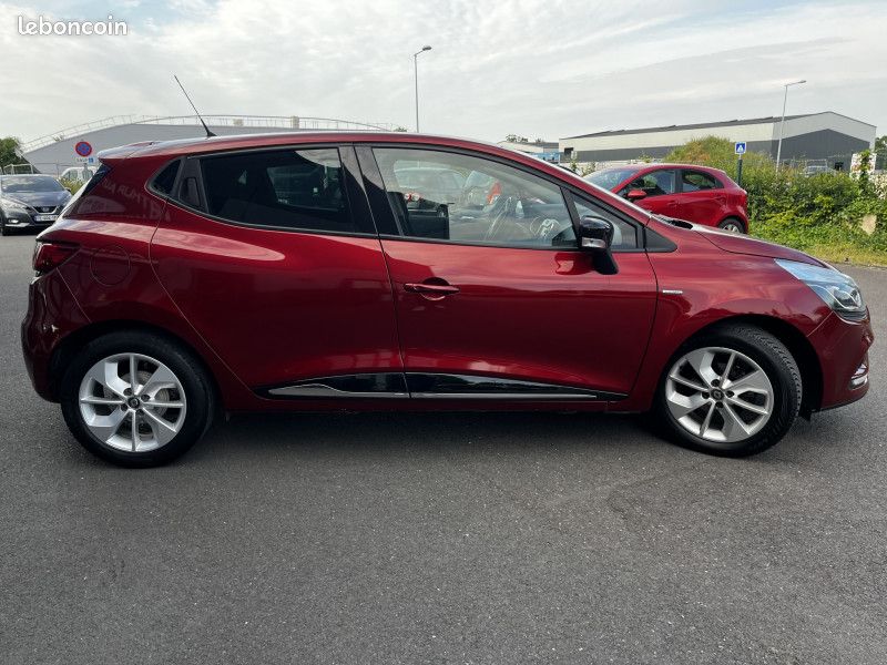 Renault CLIO IV 1.2 16V 75CH LIMITED 5P (image 4)