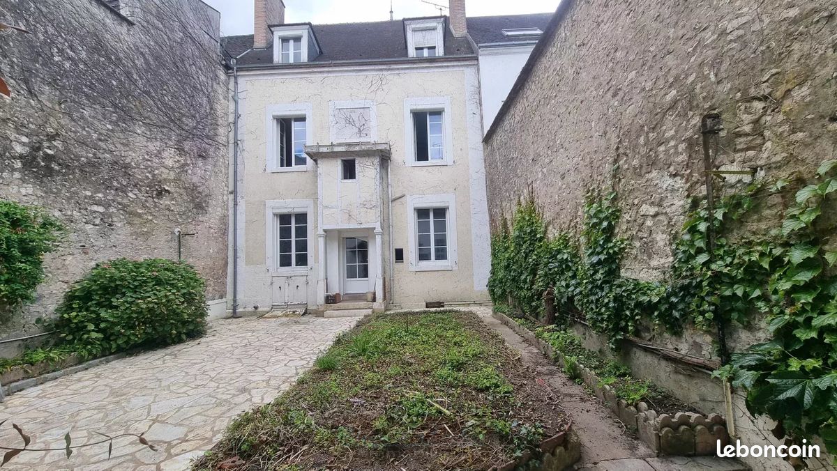 Maison 8 pièces 160 m² · à Montargis · 160 m² · 192 500 €