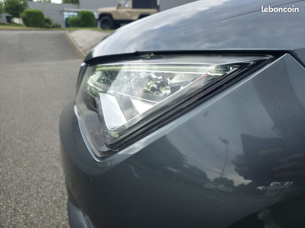 SEAT ATECA 1.4 TSI 150 XCELLENCE / TOIT OUVRANT / ATTELAGE ELECTRIQUe (image 24)