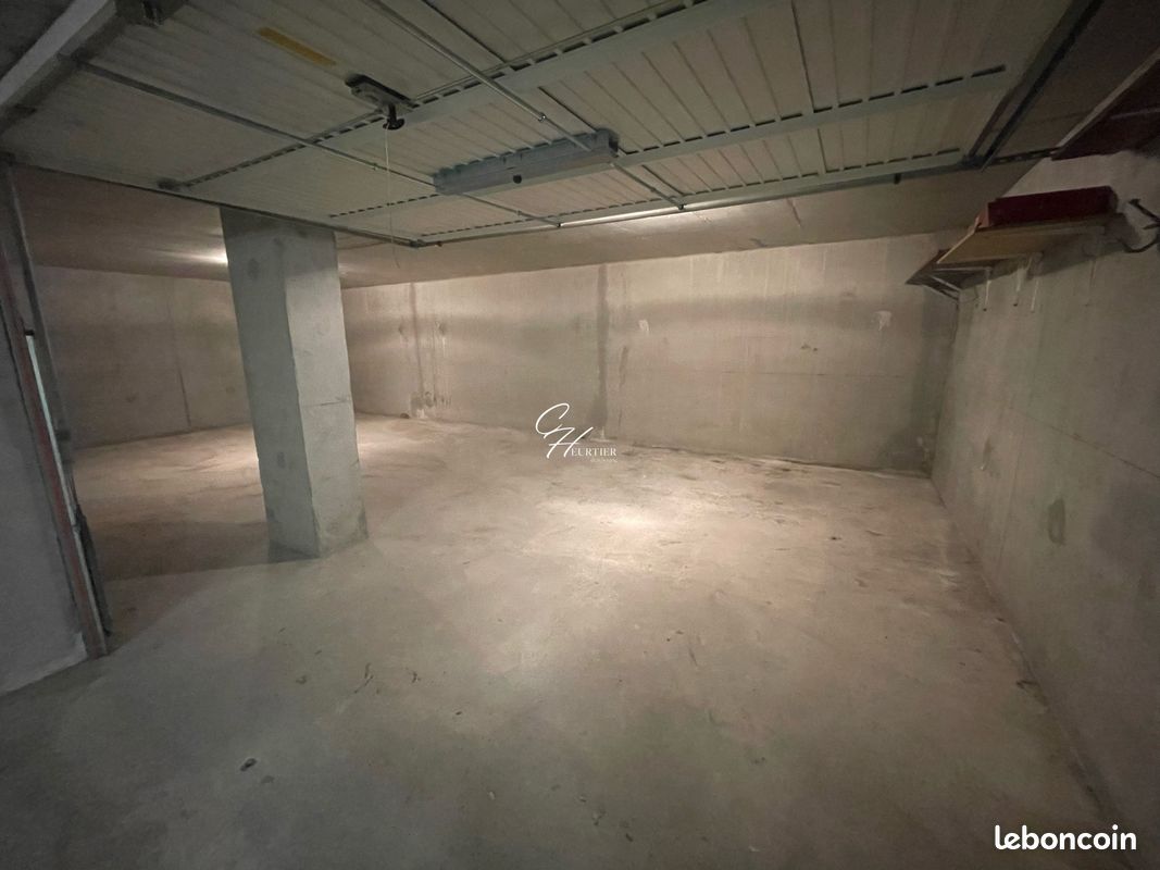Parking 47 m² · à Échirolles · 47 m² · 29 000 €