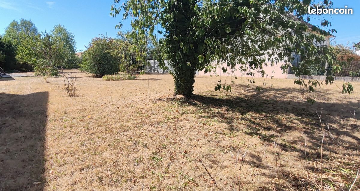 Terrain 785 m2 VILLEMANDEUR · 70 000 €