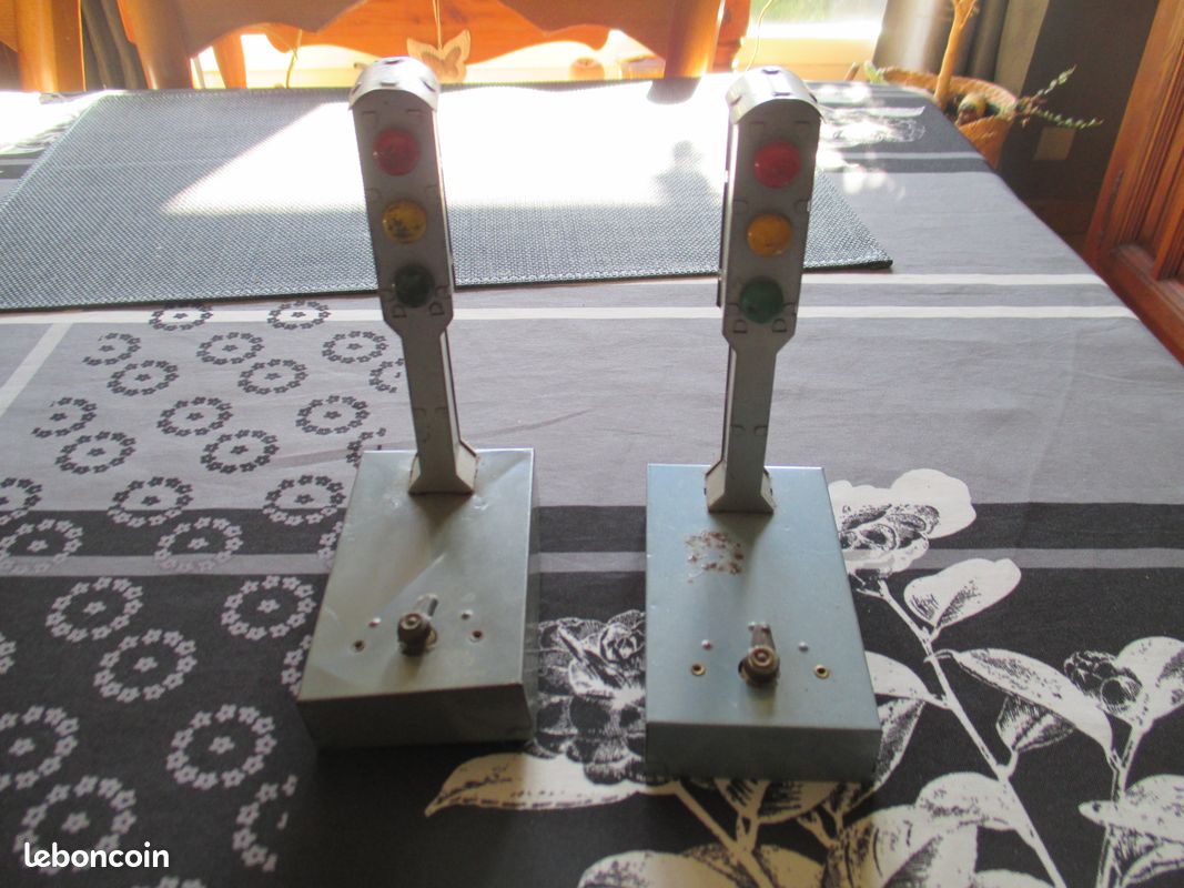 Feux De Signalisation Miniatures LED – Modèles N Scale 1:25 – Barre Lumineuse Pour Train – Décor De Table De Sable – Accessoires Paysage – Métal Et ABS – 3 V – 15 Cm