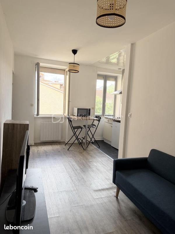 Appartement 2 pièces 28 m² · à Grézieu-la-Varenne · 28 m² · 650 €/mois