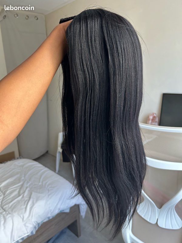 Perruque Femme Cheveux Lisses Gris - Longueur Courte, Synthétique, Ref VAL 51