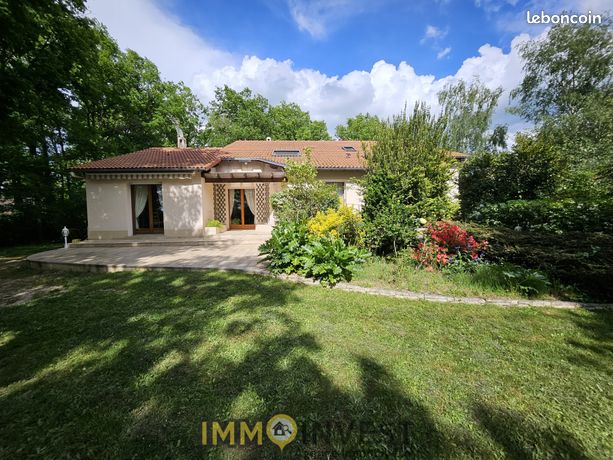 Maison 9 pièces 260 m²