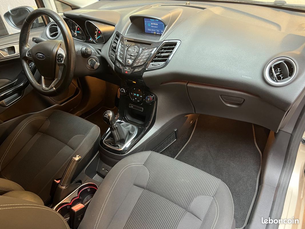 Ford fiesta 1.0 scti 100 titanium - gps - bluetooth - clim auto - suivi entretien - faible kilometrage (image 25)
