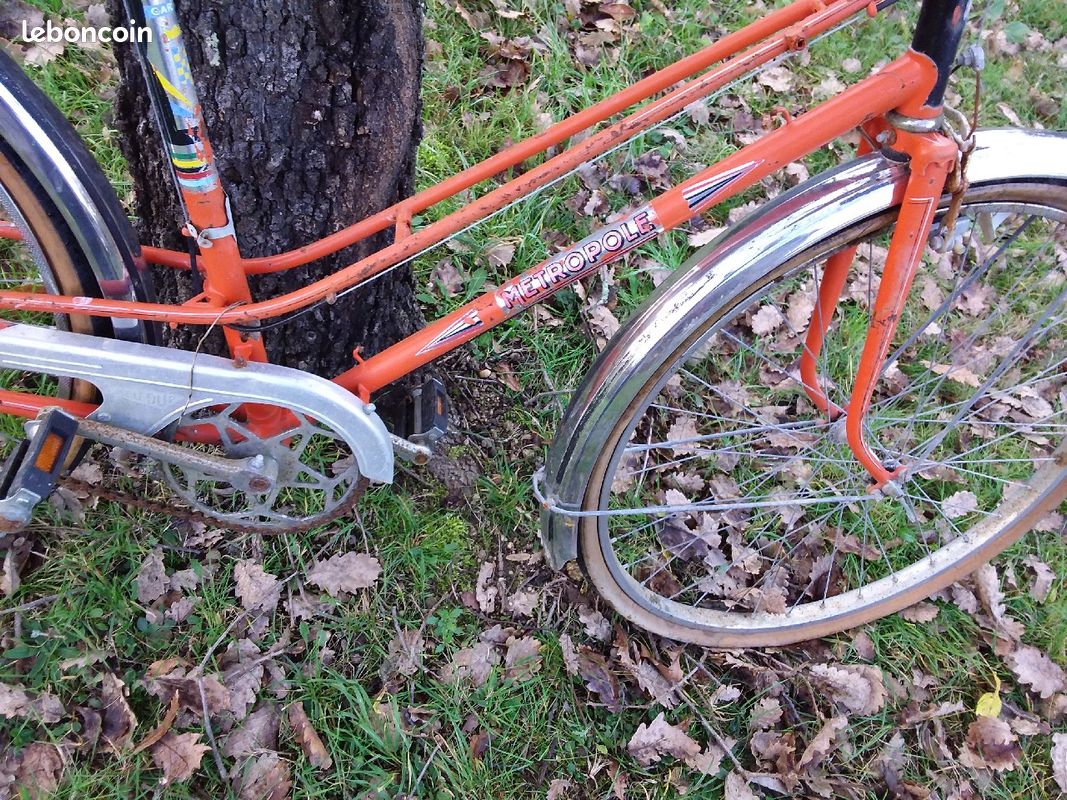Vélo femme années 70s marque métropole, selle 2 couleurs (image 2)
