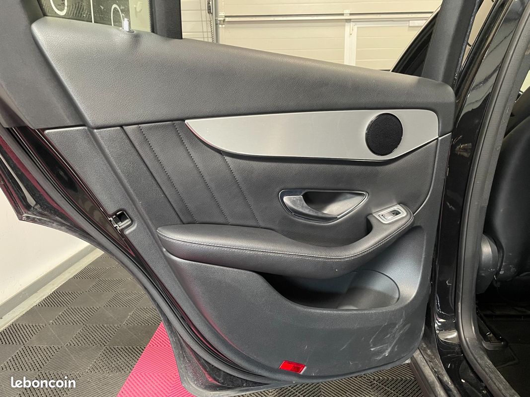 MERCEDES GLC COUPE 220 d 9G-Tronic 4Matic Executive Avec Suivi Mercedes + Régulateur + Clim Auto + Bluetooth + Toit Ou (image 21)