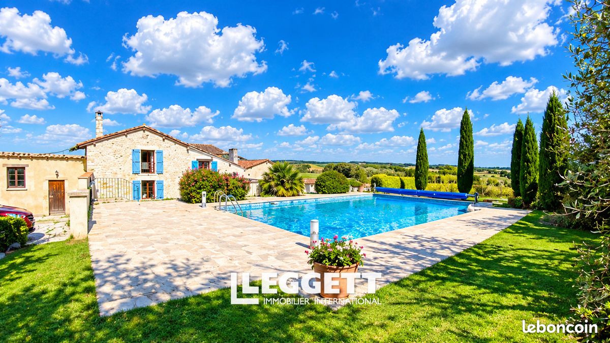 Maison 9 pièces 263 m² · à Pillac · 263 m² · 418 700 €