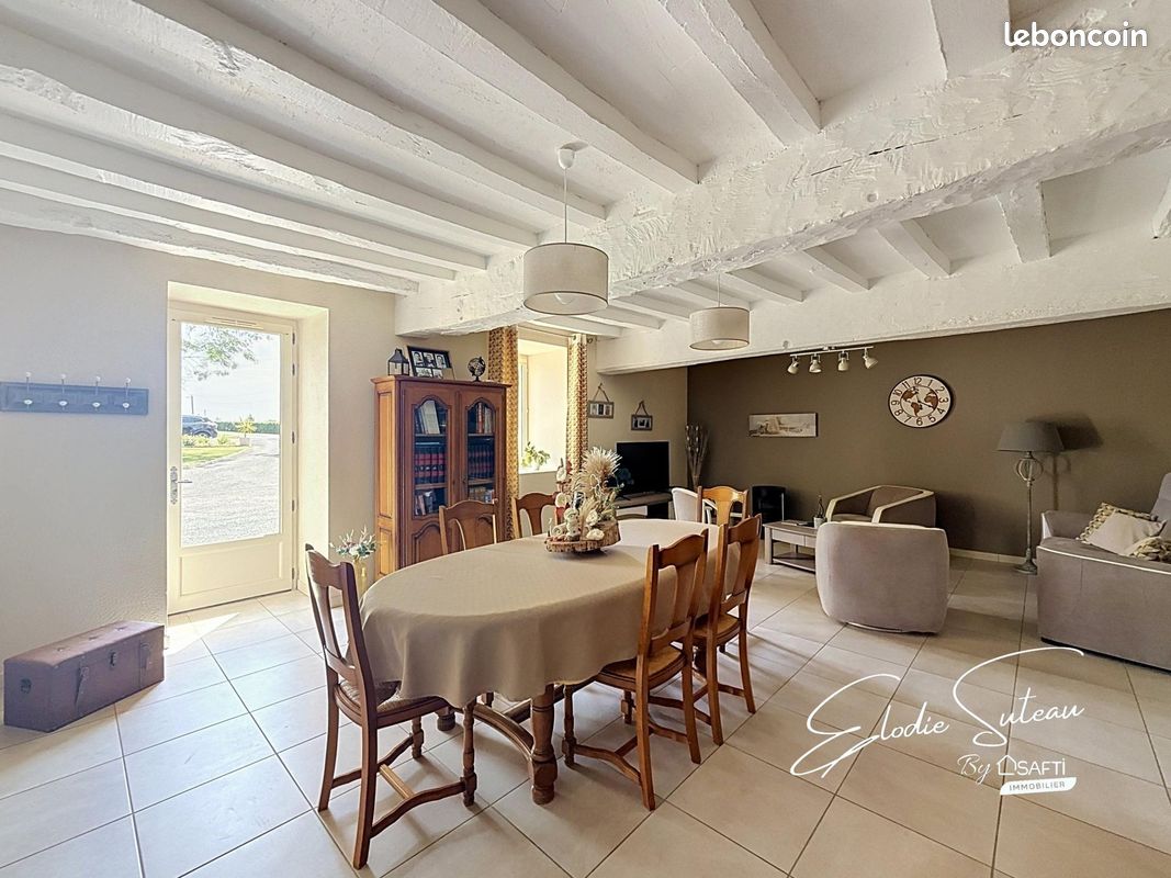 Maison 7 pièces 150 m² · à Segré-en-Anjou Bleu · 150 m² · 287 000 €