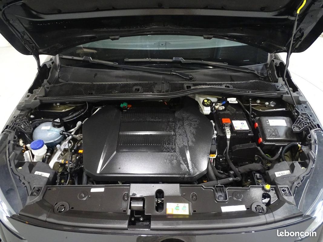 Peugeot 208 e-208 136ch GT Pack (image 29)