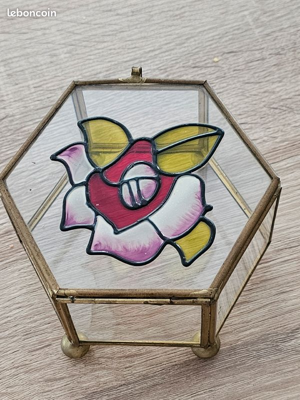 Grande Boîte Ancienne Verre Dépoli – Décor Floral émaillé – Diamètre 21 Cm