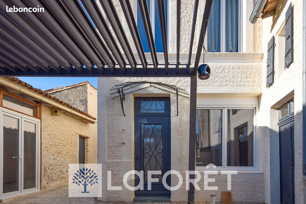 Maison 7 pièces 203 m² · à Mortagne-sur-Gironde · 203 m² · 273 700 €