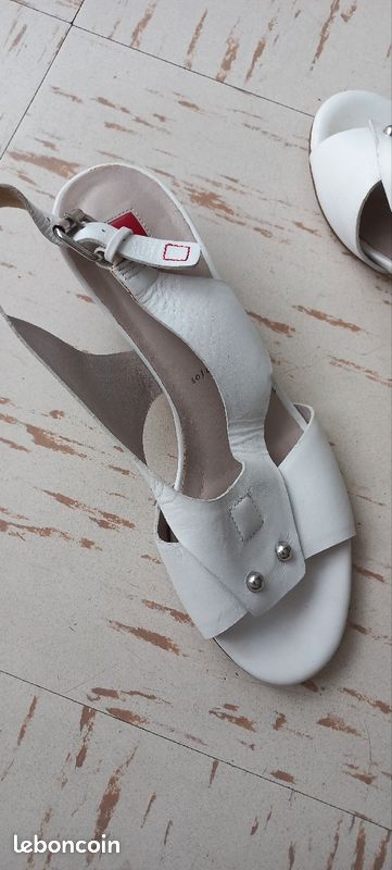 Sandales en cuir verni (image 3)