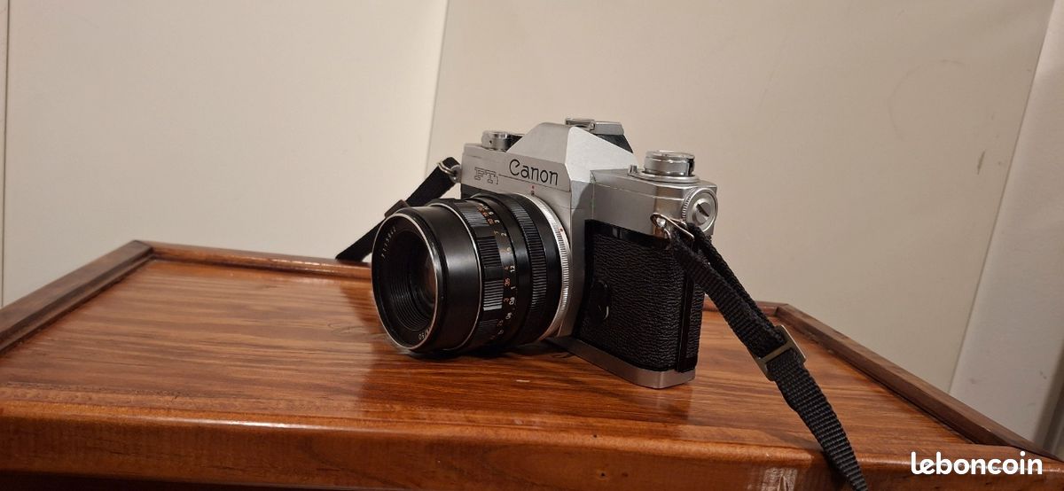 Canon EOS 90D + 18-135mm IS USM - Appareil photo Reflex Canon sur | OOP