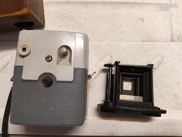 Ancien Appareil Photo Kodak Brownie Starflux 2, Flash Inclus, Format 127 - Déco Vintage
