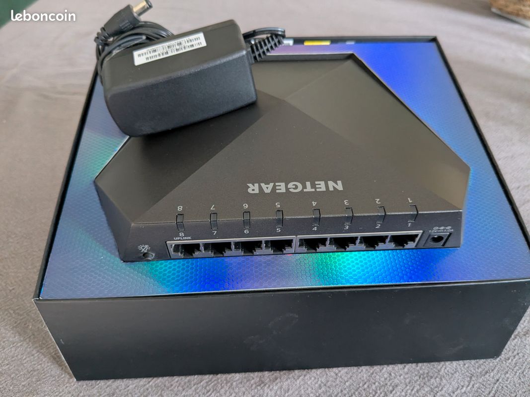Switch Netgear Nighthawk S8000 Gigabit (image 1)