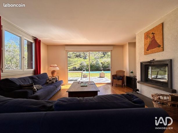 Maison 6 pièces 222 m²