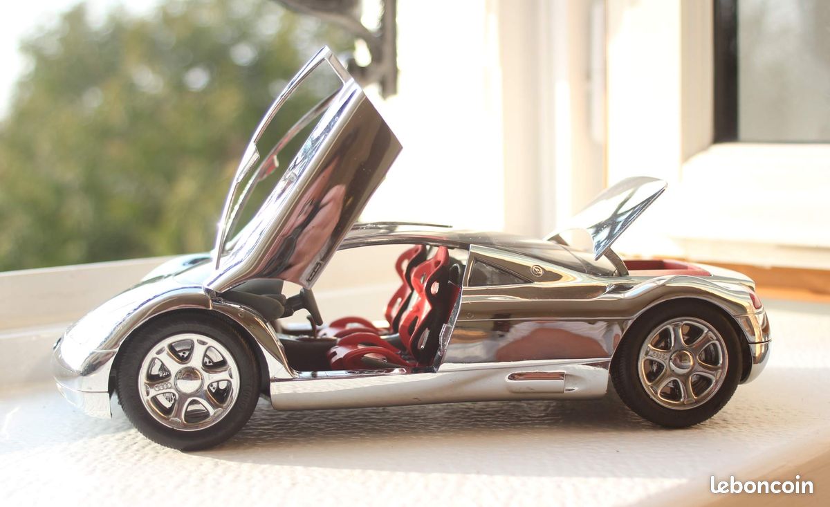 AUDI AVUS quattro chromé 143 REVELL minichamps schuco