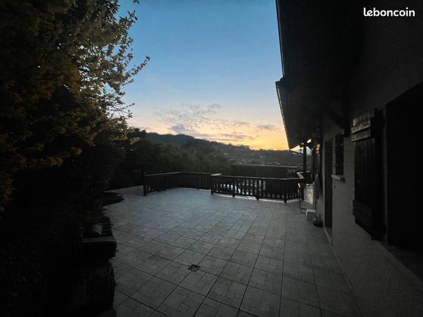 Grande maison et grand terrain