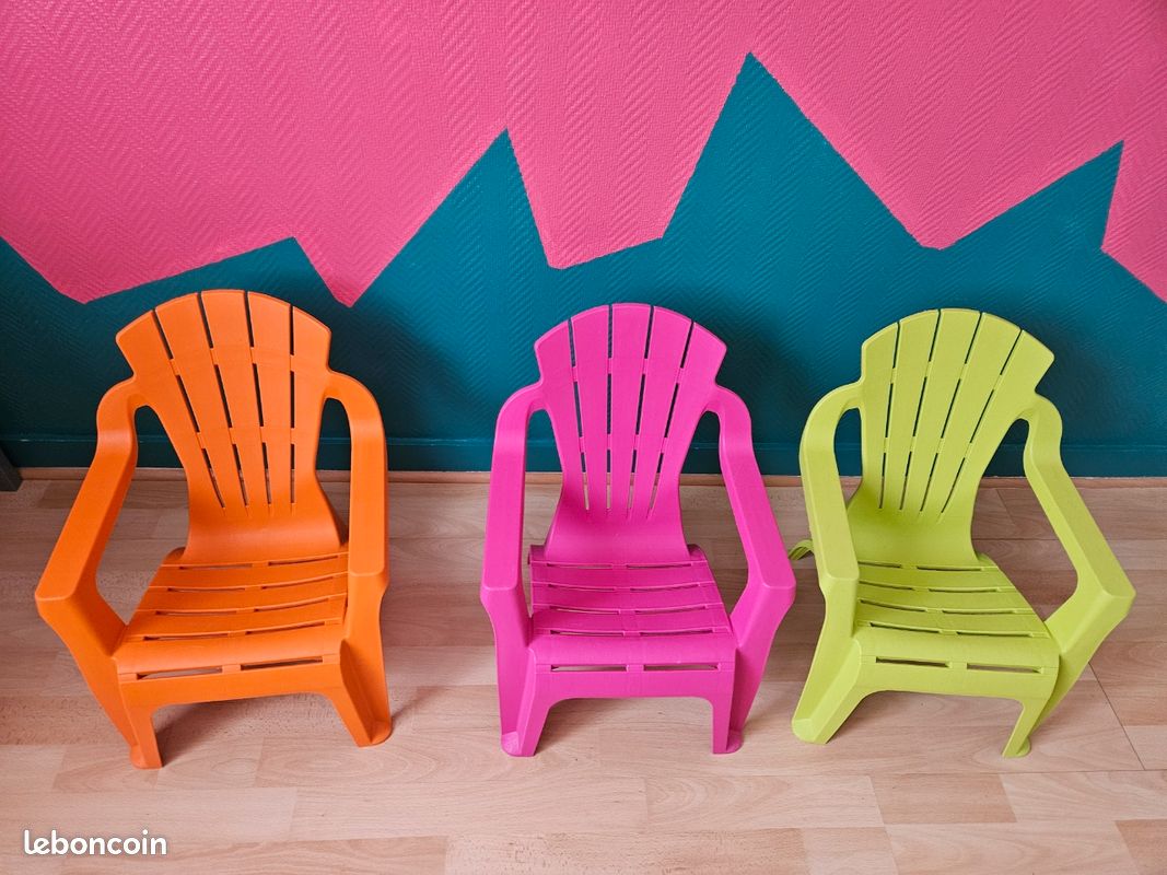 Petites chaises enfants (image 1)
